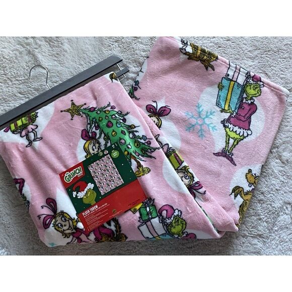 Dr. Seuss The Grinch  Max Cindy Lou Pink Throw Blanket Christmas 50 X 70" NEW - Picture 2 of 16